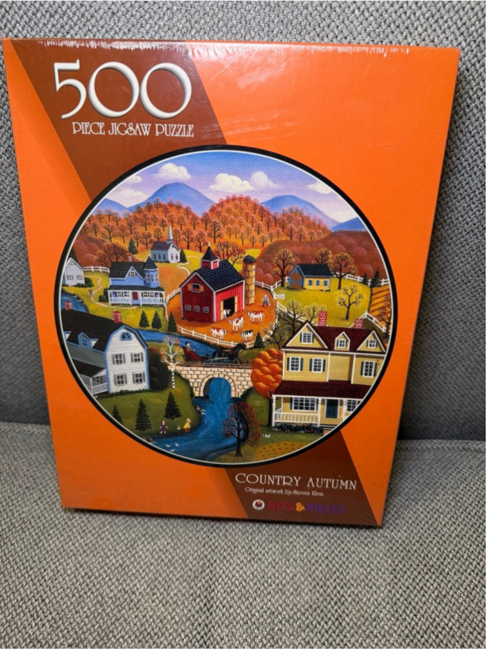Country Autumn 500-piece round jigsaw puzzle featuring orig art by Steve Klein